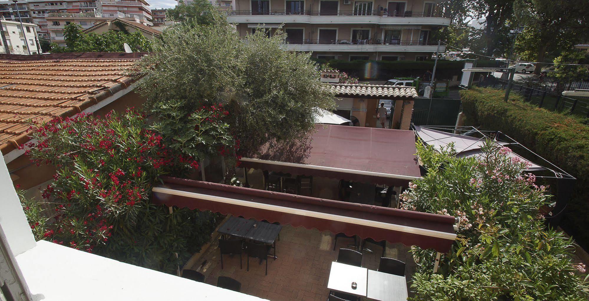 Hotel Le Derby Cagnes-sur-Mer Exterior foto